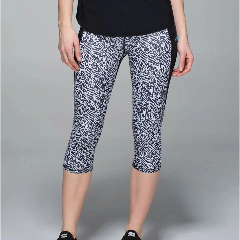 â˘Lululemon Run Top Speed Cropâ˘â